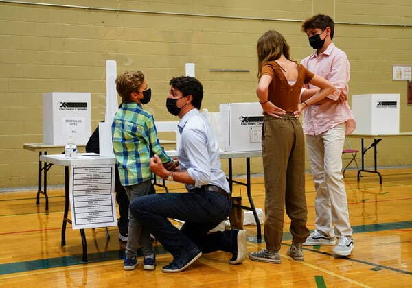 September 20, 2021, Montreal, Quebec, Canada: Liberal leader Justin Trudeau votes with the help of his children, left to right, Hadrien, Ella-Grace and Xavier, in his riding of Papineau, Montreal, Quebec on Monday, Sept. 20, 2021. Montreal Canada - ZUMAc35_ 20210920_zaf_c35_033 Copyright: xSeanxKilpatrickx