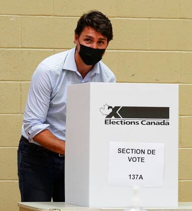 September 20, 2021, Montreal, Quebec, Canada: Liberal leader Justin Trudeau votes in his riding of Papineau, Montreal, Quebec on Monday, Sept. 20, 2021. Montreal Canada  - ZUMAc35_ 20210920_zaf_c35_036 Copyright: xSeanxKilpatrickx