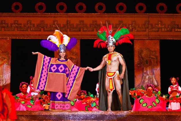 IMAGO Cultures of the world, Zapotec Kultur in Mexiko The DANAJI THE LEGEND performance includes dance and theater based on Zapotec and Mixtec history and takes place during athe GUELAGUETZA FESTIVAL in the GUELAGUETZA AUDITORIUM - OAXACA, MEXICO McPLOV