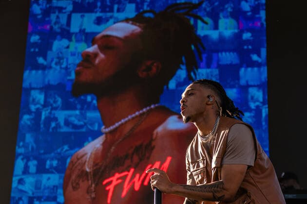 September 19, 2021, Concord, CA, USA: Tone Stith performs on Day Two of the Lights on Festival at Concord Pavilion on September 19, 2021 in Concord, California. ( Chris Tuite imageSPACE) Concord USA - ZUMAs181 20210919_zea_s181_089 Copyright: xImagespacex