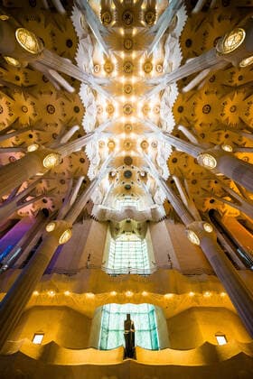 September 21, 2021, Barcelona, Catalonia, Spain: A general view inside of the Basilica of La Sagrada Familia during the annual press conference about the state and progression of the ongoing construction. Due to the Corona-Virus crisis the date of completion has been postponed and there will no new date announced until 2024, when the works will hopefully again at the pace of 2019. Barcelona Spain - ZUMAo105 20210921_zap_o105_034 Copyright: xMatthiasxOesterlex