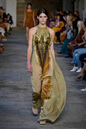 Milan, Milan Fashion Week, Women Spring Summer 2022. Milan, Women s Fashion, Spring Summer 2022. ALBERTA FERRETTI Fashion show catwalk Pictured: Model  Copyright: xRiccardoxGiordanox xIPAx xModaxMilanox