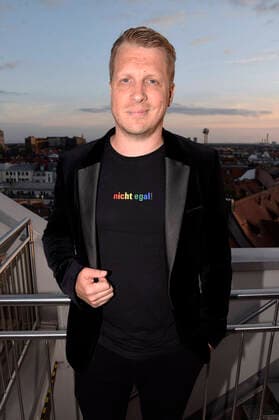Oliver Pocher bei der Präsentation der Beautykollektion ORIMEI by Victoria Swarovski im Hotel Mandarin Oriental: München, 22.09.2021 *** Oliver Pocher at the presentation of the beauty collection ORIMEI by Victoria Swarovski at the Hotel Mandarin Oriental Munich, 22 09 2021 Foto:xS.xAdamx xFuturexImage