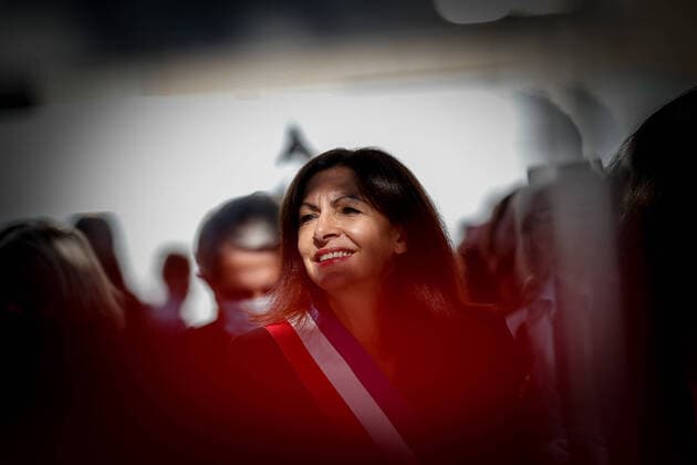 News Bilder des Tages Anne Hidalgo, Maire de Paris, lors a l inauguration de la Place Juliette Greco. NEWS : Inauguration de la place Juliette Greco - 23 09 2021 AurelienMorissard Panoramic 