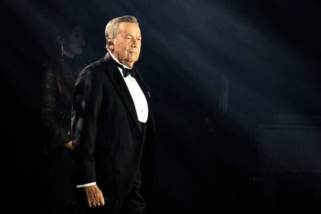 Roland Kaiser Alles oder Dich - Die Tournee zum . Roland Kaiser in der Stuttgarter Schleyerhalle. Roland Kaiser kehrt nach einer längeren coronabedingten Konzertpause wieder auf die Bühne zurück. Stuttgart Baden-Württemberg Deutschland