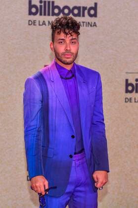 Singer Prince Royce poses on the red carpet at the Billboard Latin Music Awards, at the Watsco Center in Miami, Florida, USA, 23 September 2021. According to the organizers, the Billboard Latin Music Awards recognize the most popular albums, songs and performers in Latin music, based on the results of actual sales, streaming, radio broadcasts and social networks that provide information to the weekly Billboard charts. for a year. Red carpet of the 2021 Billboard Latin Music Awards in Miami !ACHTUNG: NUR REDAKTIONELLE NUTZUNG!  Copyright: xGiorgioxVierax USA2001 20210924-cd0232d1e2ffd4a54142492872413d675665960f