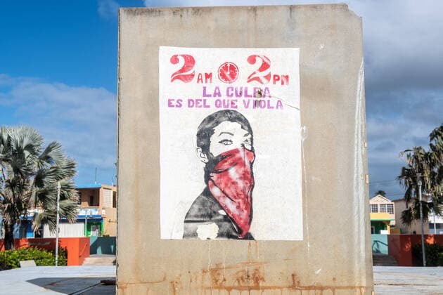 IMAGO Creative: NGO, Kunst im öffentlichen Raum und Kulturinitiativen A mural depicting a masked individual - Puerto Rico Puerto Rico United States Copyright: xEdwinxRemsbergx ere_remsberg_2104063314