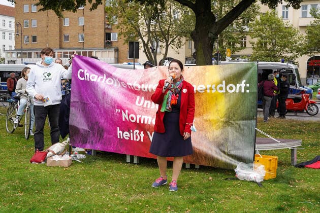 24.09.2021, Berlin, Deutschland, GER,Protest gegen den AfD Wahlkampfabschluss zur Bundestagswahl am 26.09.2021.Ülker Radziwill (SPD) *** 24 09 2021, Berlin, Germany, GER,Protest against the AfD election campaign closing on 26 09 2021 Ülker Radziwill SPD