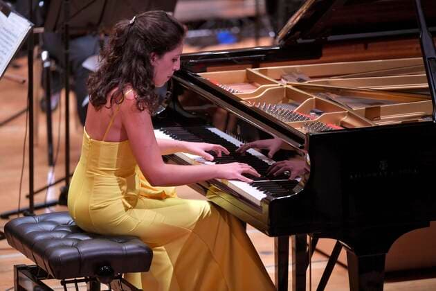 24.09.2021, Klassikfestival Bad Wörishofen, Festival der Nationen 2021 im Kurhaus Bad Wörishofen im Allgäu, Eröffnungskonzert mit Beatrice Rana, Klavier, Francois Leleux, Dirigent, Camerata Salzburg. 24.09.2021, Klassikfestival Bad Wörishofen 24.09.2021, Klassikfestival Bad Wörishofen