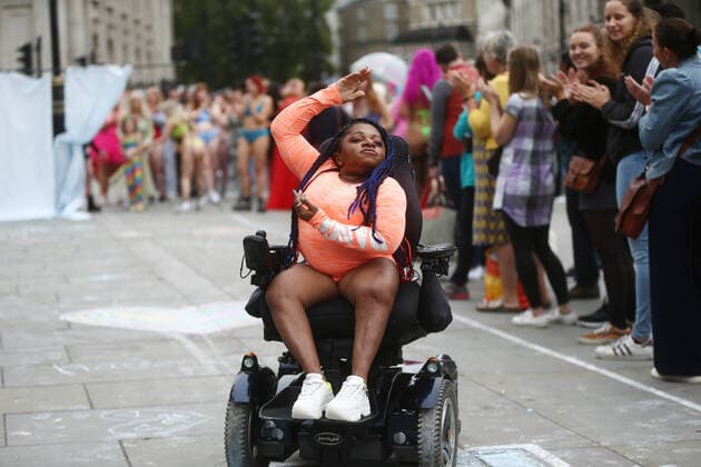 September 25, 2021, London, England, United Kingdom: Models take park in guerrilla-style fashion showÃ‚ The Real Catwalk in Trafalgar Square in London. London United Kingdom - ZUMAs262 20210925_zip_s262_061 Copyright: xTayfunxSalcix