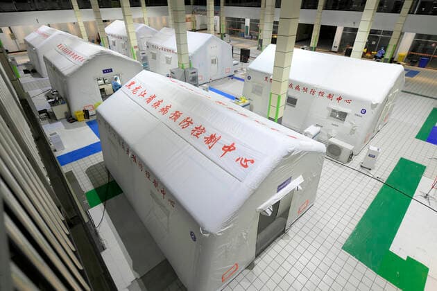 Coronavirus in China, Eindrücke aus Harbin (210926) -- HARBIN, Sept. 26, 2021 -- Photo taken on Sept. 25, 2021 shows a temporary lab for nucleic acid testing in Bayan County, Harbin of northeast China s Heilongjiang Province. A total of three temporary labs for nucleic acid testing have been built in the county. ) CHINA-HEILONGJIANG-BAYAN-COVID-19-LABS (CN) WangxJianwei 