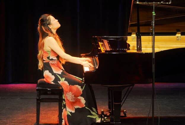 Die deutsche Klassik-Pianistin Anke Pan im Oberhausener Ebertbad. The German classical pianist Anke Pan in Oberhausen. Oberhausen NRW DEU;DE;GERMANY;DEUTSCHLAND;ALLEMAGNE