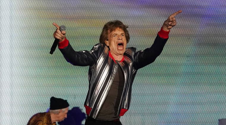 Rolling Stones lead singer Mick Jagger entertains the fans during the opening set of their No Filter Tour Concert at the Dome At America s Center in St. Louis on Sunday, September 26, 2021.  SLP2021092601 BILLxGREENBLATT