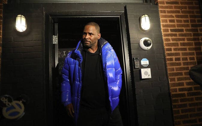 August 6, 2021: R. Kelly emerges from his studio before turning himself in to Chicago police on Feb. 22, 2019. - ZUMAm67_ 20210806_zaf_m67_052 Copyright: xAbelxUribex