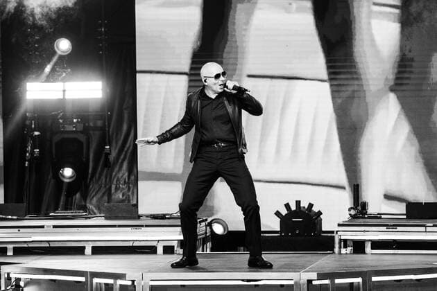 Pitbull performs during the Pitbull: I Feel Good Tour at Shoreline Amphitheatre on September 26, 2021 in Mountain View, California. Copyright: ximageSPACE MediaPunchx
