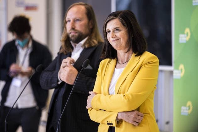 (L-R) Anton Hofreiter, Buendnis 90 Die Gruenen Fraktionsvorsitzender, und Katrin Goering-Eckardt, Buendnis 90 Die Gruenen Fraktionsvorsitzende, aufgenommen im Rahmen der ersten Sitzung der Bundestagsfraktion von Buendnis 90 Die Gruenen nach der Bundestagswahl in Berlin, 28.09.2021. 118 Kandidaten der Gruenen wurden in den Deutschen Bundestag gewaehlt. Die Gruenen stellen demnach die drittgroesste Fraktion. Berlin Deutschland *** L R Anton Hofreiter, Buendnis 90 Die Gruenen parliamentary group leader, and Katrin Goering Eckardt, Buendnis 90 Die Gruenen parliamentary group leader, photographed during the first meeting of the Buendnis 90 Die Gruenen parliamentary group after the Bundestag elections in Berlin, 28 09 2021 118 candidates of the Copyright: xFlorianxGaertner photothek.dex