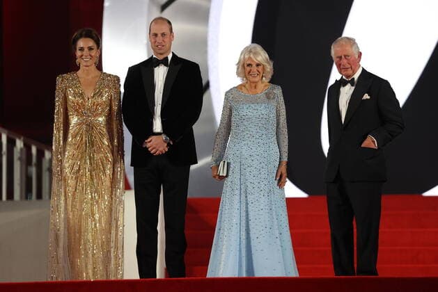 Bilder des Jahres 2021, Entertainment 09 September Entertainment Themen der Woche KW39 . 28 09 2021. Prince Charles and Camilla , Prince William and Kate Middleton , The Duke and Duchess of Cambridge arriving at the No Time To Die world premiere in London.  xStephenxLockx xi-Imagesx IIM-22624-0081