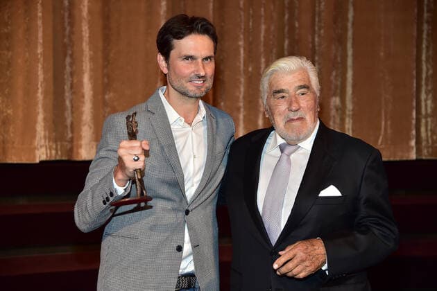 Entertainment Bilder des Tages RNST-LUBITSCH-PREIS 2021 Preisträger Simon Verhoeven, Mario Adorf Verleihung des ERNST-LUBITSCH-PREIS 2021 in der ASTOR FilmLounge an Simon Verhoeven am 28.09.2021 *** RNST LUBITSCH PRIZE 2021 Laureate Simon Verhoeven, Mario Adorf Presentation of the ERNST LUBITSCH PRIZE 2021 in the ASTOR FilmLounge to Simon Verhoeven on 28 09 2021 Photopress Mueller