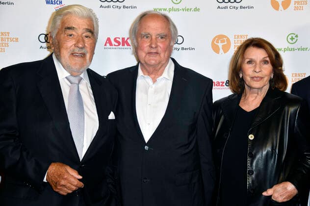 Mario Adorf, Michael Verhoeven und Senta Berger bei der 63. Verleihung vom Ernst-Lubitsch-Preis 2021 in der Astor Film Lounge. Berlin, 28.09.2021