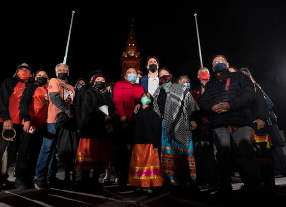 September 29, 2021, Ottawa, on, Canada: Canadian Prime Minister Justin Trudeau poses with residential school survivors and their families following a ceremony on Parliament Hill on the eve of the first National Day of Truth and Reconciliation, Wednesday, September 29, 2021 in Ottawa. Ottawa Canada  - ZUMAc35_ 20210929_zaf_c35_145 Copyright: xAdrianxWyldx