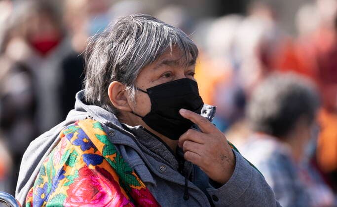 September 30, 2021, Ottawa, on, Canada: A woman listen to speakers during National Day for Truth and Reconciliation ceremonies on Parliament Hill, Thursday, September 30, 2021 in Ottawa. Ottawa Canada  - ZUMAc35_ 20210930_zaf_c35_032 Copyright: xAdrianxWyldx