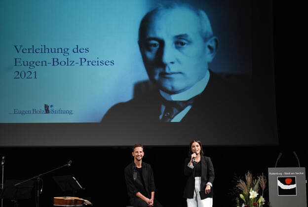 Rottenburg 30.09.2021 Verleihung des Eugen-Bolz-Preis 2021 Preistraeger die Rock- und Pop-Band Silbermond, Stefanie Kloss (re) und Johannes Stolle