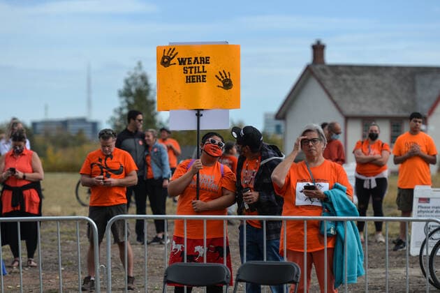 Calgary Commemorates Canada s First National Day For Truth And Reconciliation People wearing orange shorts attending an outdoor official ceremony at Fort Calgary as the City of Calgary commemorates Orange Shirt Day, and observes the first National Day for Truth and Reconciliation (a federal statutory holiday). On Thursday, 30 September 2021, in Fort Calgary, Calgary, Alberta, Canada. Calgary Canada widak-calgaryc210930_npWA8  Copyright: xArturxWidakx