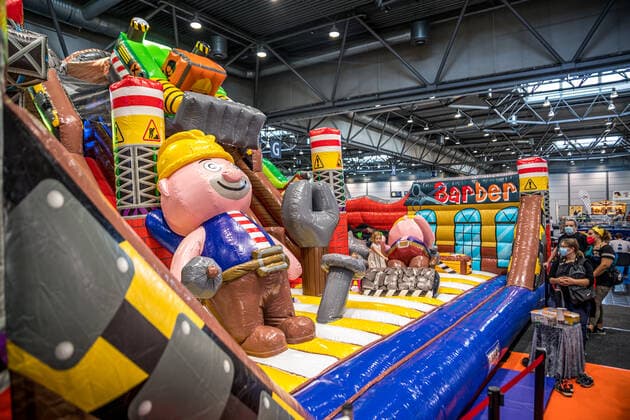 Neustart in Leipzig, Als erste Messe seit Anfang 2020 findet auf dem Leipziger Messegelände die Messe Modell Hobby Spiel statt. Unter strengen Corona Hygiene Auflagen nach dem 3G Modell dürfen die Menschen das Messegelände betreten.