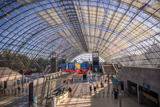 Neustart in Leipzig, Als erste Messe seit Anfang 2020 findet auf dem Leipziger Messegelände die Messe Modell Hobby Spiel statt. Unter strengen Corona Hygiene Auflagen nach dem 3G Modell dürfen die Menschen das Messegelände betreten.