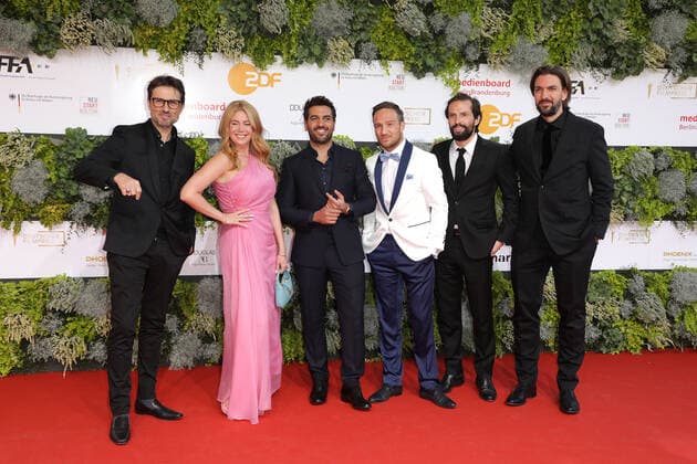 Entertainment Bilder des Tages Simon Verhoeven, Palina Rojinski, Elyas M Barek, Frederick Lau, Quirin Berg und Max Wiedemann bei der Ankunft zur Verleihung Deutscher Filmpreis am 1.09.2021 in Berlin Deutscher Filmpreis 2021 in Berlin - Ankunft Roter Teppich
