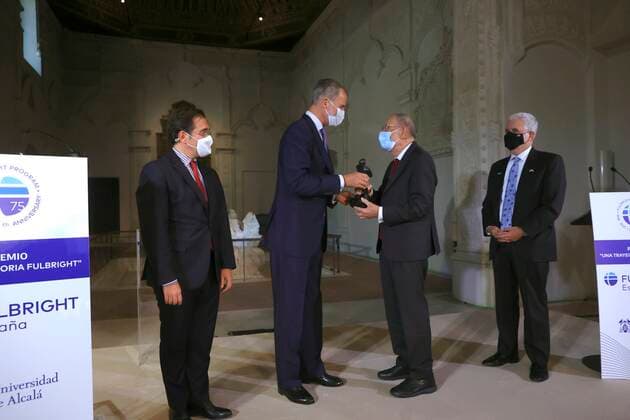 Former Spanish Minister Javier Solana (2-R) is awarded with the Premio a una Trayectoria Fulbright (lit. Fulbright Lifetime Achievement Award) by Spain s King Felipe VI (2-L) during an act held at Chapel of San Ildefonso, in Alcala de Henares, Madrid, Spain, 01 October 2021. Spain s King Felipe VI grants to former Spanish Minister Javier Solana with the Fulbright Lifetime Achievement Award !ACHTUNG: NUR REDAKTIONELLE NUTZUNG!  Copyright: xJUANJOxMARTÍNx GRAF3104 20211001-9e8a01dd85e8ef4a82517191ab09e1e7559258ab
