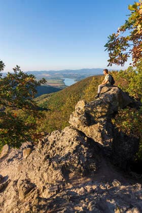 vadallo kövek (Vadallo stones), volcanic stones, mountain ridge, hiker Visegrad Mountains Pest Hungary Danube-Ipoly National Park