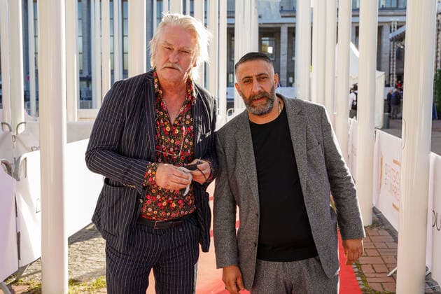 01.10.2021, Berlin, Deutschland, GER, Verleihung Deutscher Filmpreis Lola.Palais am Funkturm.Kida Khodr Ramadan und Detlev Buck bei der Ankunft