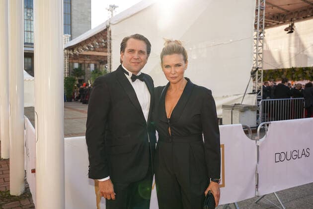 01.10.2021, Berlin, Deutschland, GER, Verleihung Deutscher Filmpreis Lola.Palais am Funkturm.Veronica Ferres bei der Ankunft.