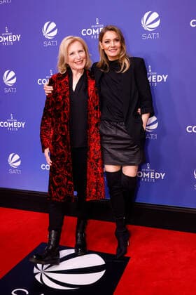 Maren Kroymann und Martina Hill bei der Verleihung von Der Deutsche Comedypreis 2021 am 1.10.2021 in Köln Deutscher Comedypreis 2021 in Köln