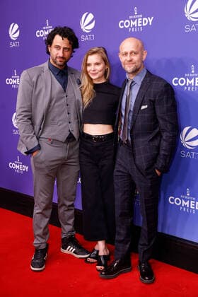 Serkan Kaya, Maike Jüttendonk und Jürgen Vogel bei der Verleihung von Der Deutsche Comedypreis 2021 am 1.10.2021 in Köln Deutscher Comedypreis 2021 in Köln