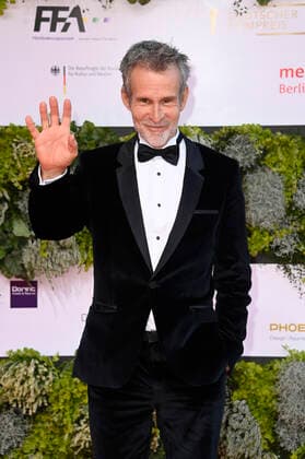 Ulrich Matthes bei der 71. Verleihung des Deutschen Filmpreises 2021 im Palais am Funkturm in der Messe Berlin. Berlin, 01.10.2021