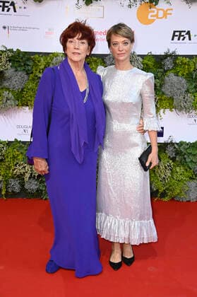 Regina Ziegler und Heike Makatsch bei der 71. Verleihung des Deutschen Filmpreises 2021 im Palais am Funkturm in der Messe Berlin. Berlin, 01.10.2021