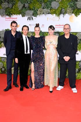 Felix von Boehm, Tom Schilling, Saskia Rosendahl, Meret Becker und Dominik Graf bei der 71. Verleihung des Deutschen Filmpreises 2021 im Palais am Funkturm in der Messe Berlin. Berlin, 01.10.2021