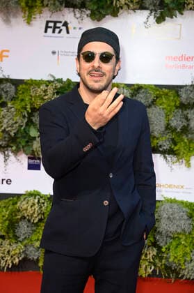 Fahri Yardim bei der 71. Verleihung des Deutschen Filmpreises 2021 im Palais am Funkturm in der Messe Berlin. Berlin, 01.10.2021