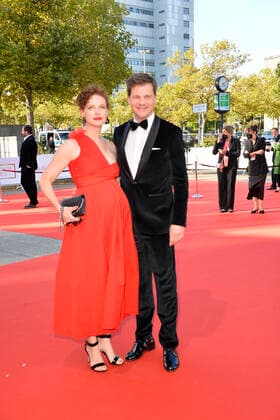 Benjamin Herrmann mit schwangerer Freundin Caroline Rosales Deutscher Filmpreis 2021 Preis, Auszeichnung, Ehrung Lola Palais am Funkturm Berlin 01. Oktober 2021