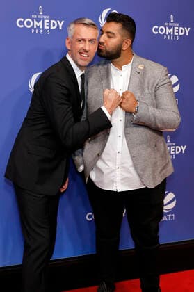Sebastian Pufpaff und Faisal Kawusi bei der Verleihung des 25. Deutschen Comedypreises 2021 in Brainpool TV Studio. Köln, 01.10.2021