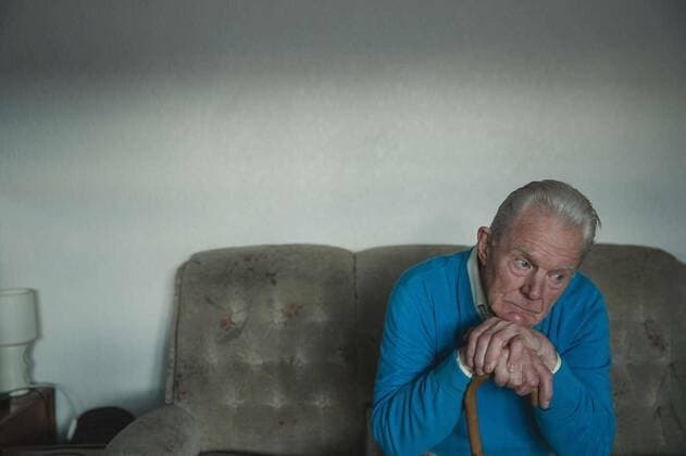  Lonely Senior Man at Home model released, Symbolfotoproperty released, , 13.10.2020, Copyright: xDGLimagesx Panthermedia26466259