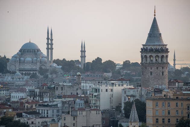 Daily Life And Urban Scenes In Istanbul, Turkey As Covid-19 social distancing restrictions loosened in Turkey over the summer, a growing number of international tourists have been visiting Istanbul, where daily life has returned more or less to pre-pandemic norms. Above, the historic Galata Tower rises over the Istanbul skyline at dusk on 17 Sept. 2021. Istanbul Turkey cupolo-notitle211003_nptHN  Copyright: xDiegoxCupolox