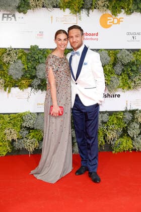 Deutscher Filmpreis 2021 Annika Kipp Lau mit Ehemann Frederick Lau auf dem roten Teppich bei der Verleihung der Lola - Deutscher Filmpreis 2021 im Palais am Funkturm in der Messe Berlin. Copyright: xEventpressxGolejewskix