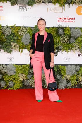 Deutscher Filmpreis 2021 Sonja Gerhardt auf dem roten Teppich bei der Verleihung der Lola - Deutscher Filmpreis 2021 im Palais am Funkturm in der Messe Berlin. Copyright: xEventpressxGolejewskix