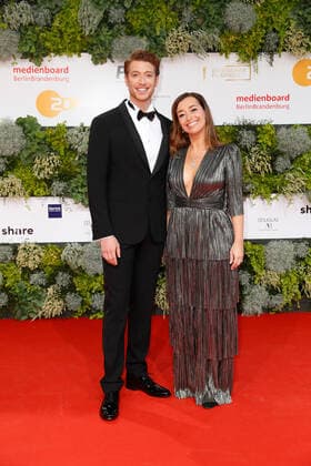Deutscher Filmpreis 2021 Daniel Donskoy auf dem roten Teppich bei der Verleihung der Lola - Deutscher Filmpreis 2021 im Palais am Funkturm in der Messe Berlin. Copyright: xEventpressxGolejewskix