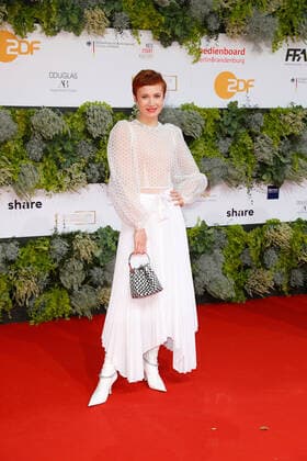 Deutscher Filmpreis 2021 Alina Levshin auf dem roten Teppich bei der Verleihung der Lola - Deutscher Filmpreis 2021 im Palais am Funkturm in der Messe Berlin. Copyright: xEventpressxGolejewskix