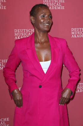 Waris Dirie bei der Verleihung des Deutschen Musical Theater Preises 2020 21 in Schmidts Tivoli. Hamburg, 04.10.2021