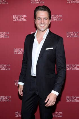 Alexander Klawsbei der Verleihung des Deutschen Musical Theater Preises 2020 21 in Schmidts Tivoli. Hamburg, 04.10.2021